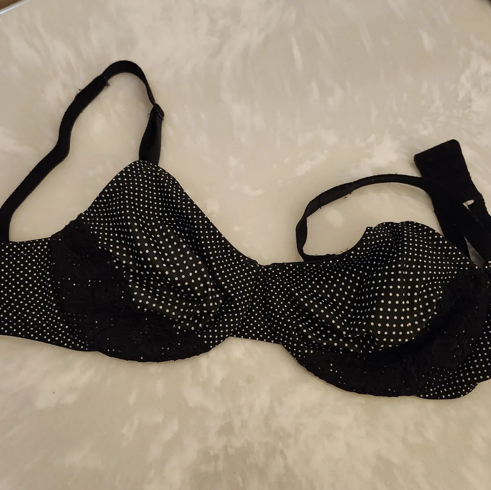 Bra - Picture 1 of 2